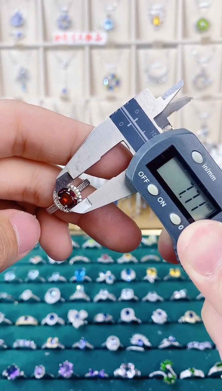 【闪购商品】石榴石戒指银S925镶嵌带证书