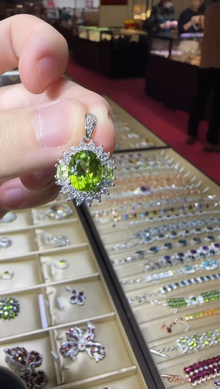 颈饰银S925镶嵌橄榄石9*11mm