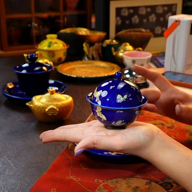 【宜景窑系列】蓝宝王子蝶舞乳钉盖碗