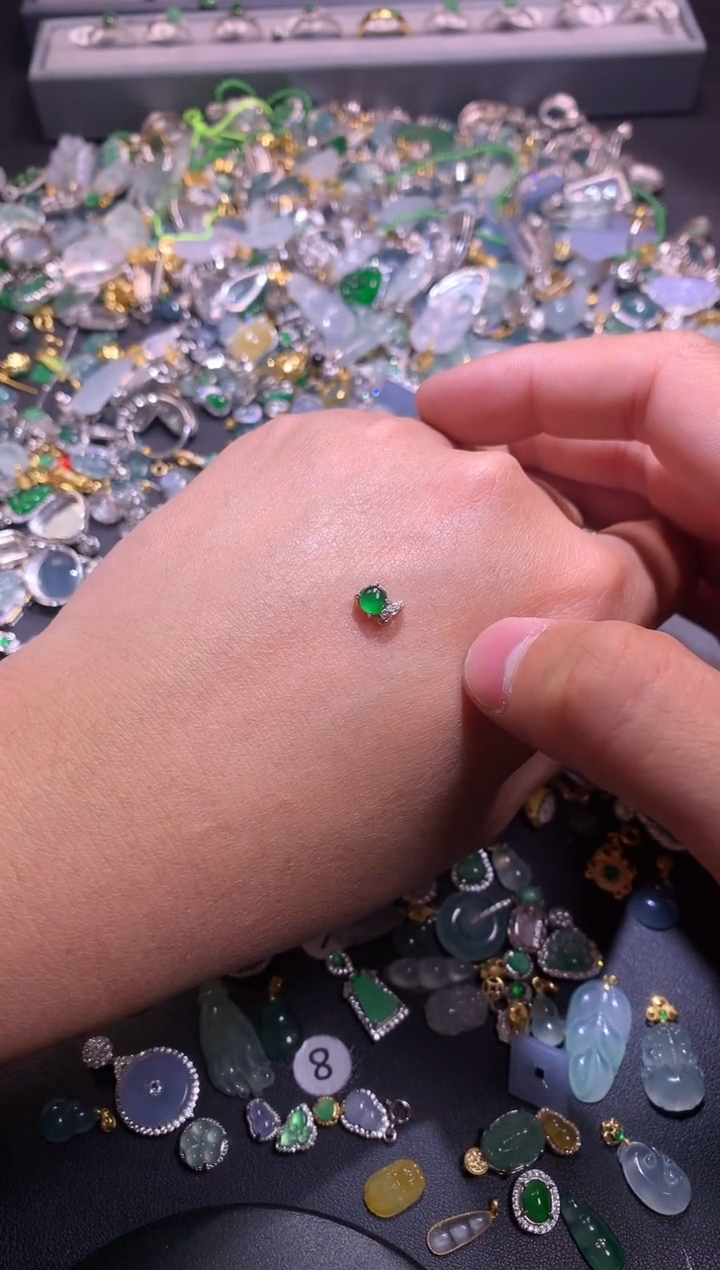 【闪购商品】翡翠吊坠(不含链)银S925镶嵌111