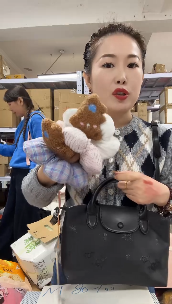 PU上车啦 宝宝们抓紧时间去下方链接拍吧发三个发箍