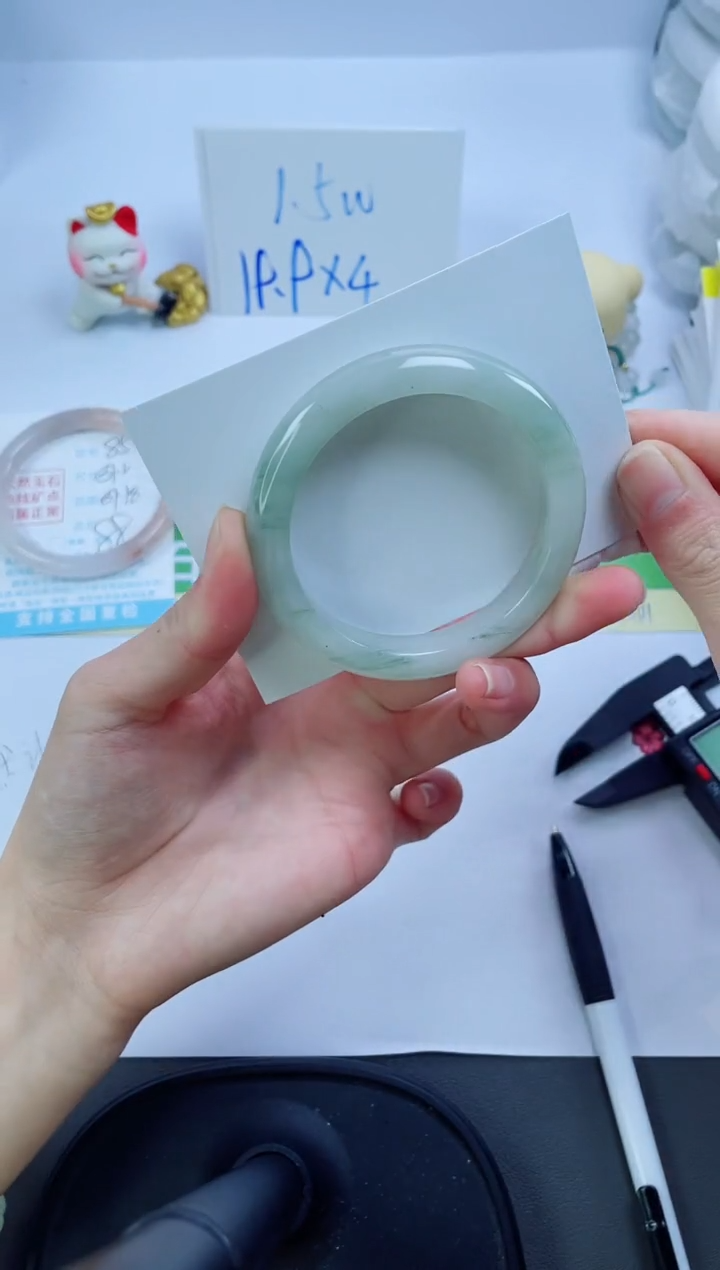 【闪购商品】石英质玉手镯未镶嵌86-54.8