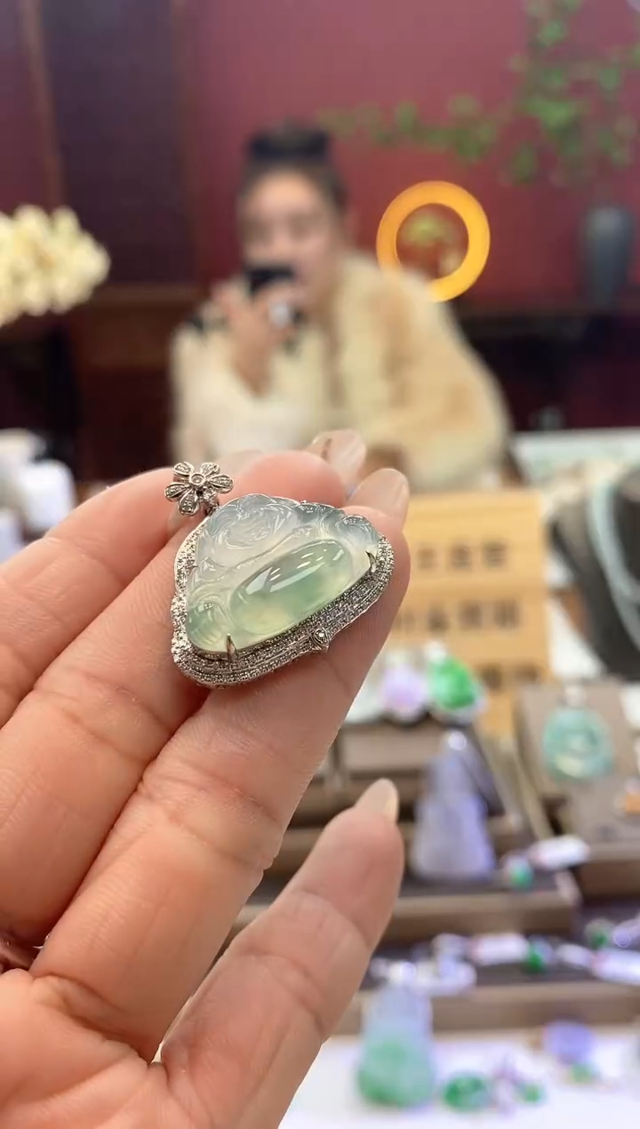 【闪购商品】翡翠颈饰18K金镶嵌佛公