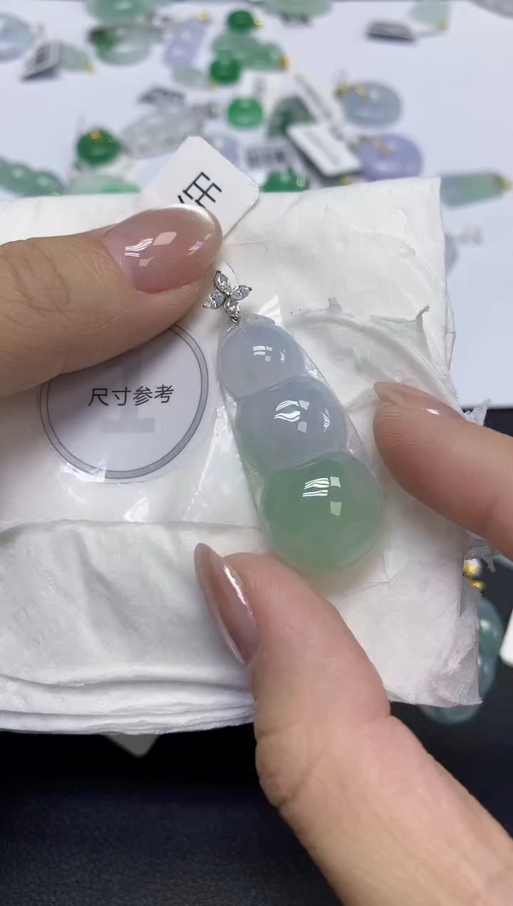 颈饰18K金镶嵌翡翠天然缅甸翡翠A货百元以上9元证书费自理