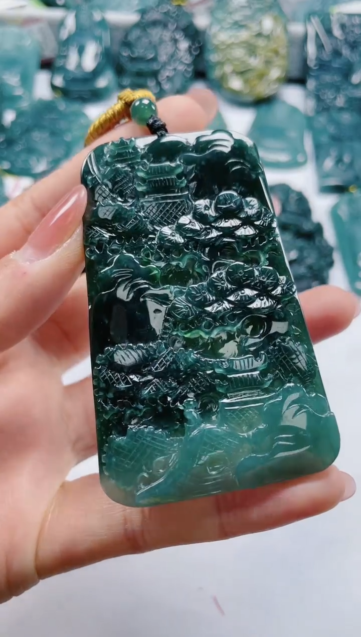 【闪购商品】翡翠颈饰未镶嵌            