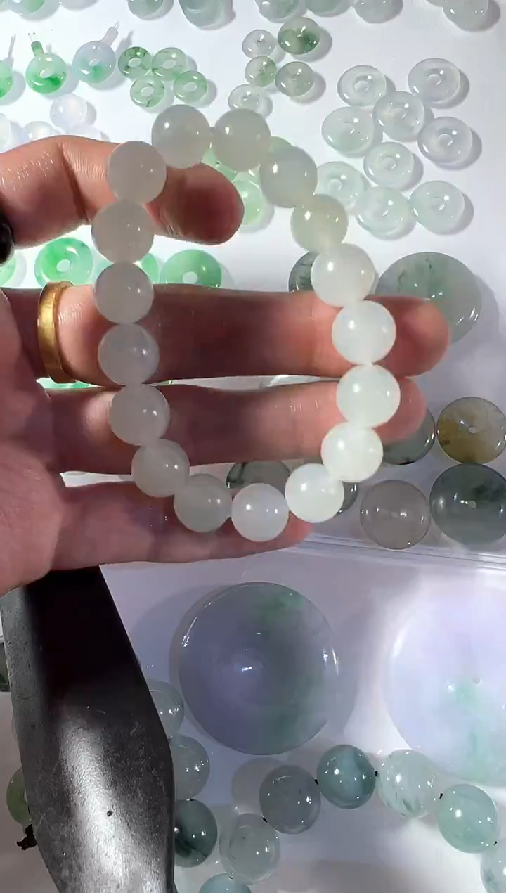 未镶嵌定制翡翠手串