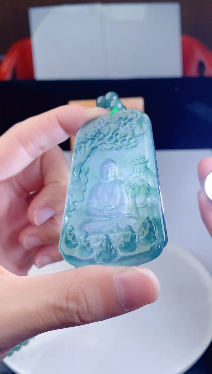颈饰未镶嵌翡翠 