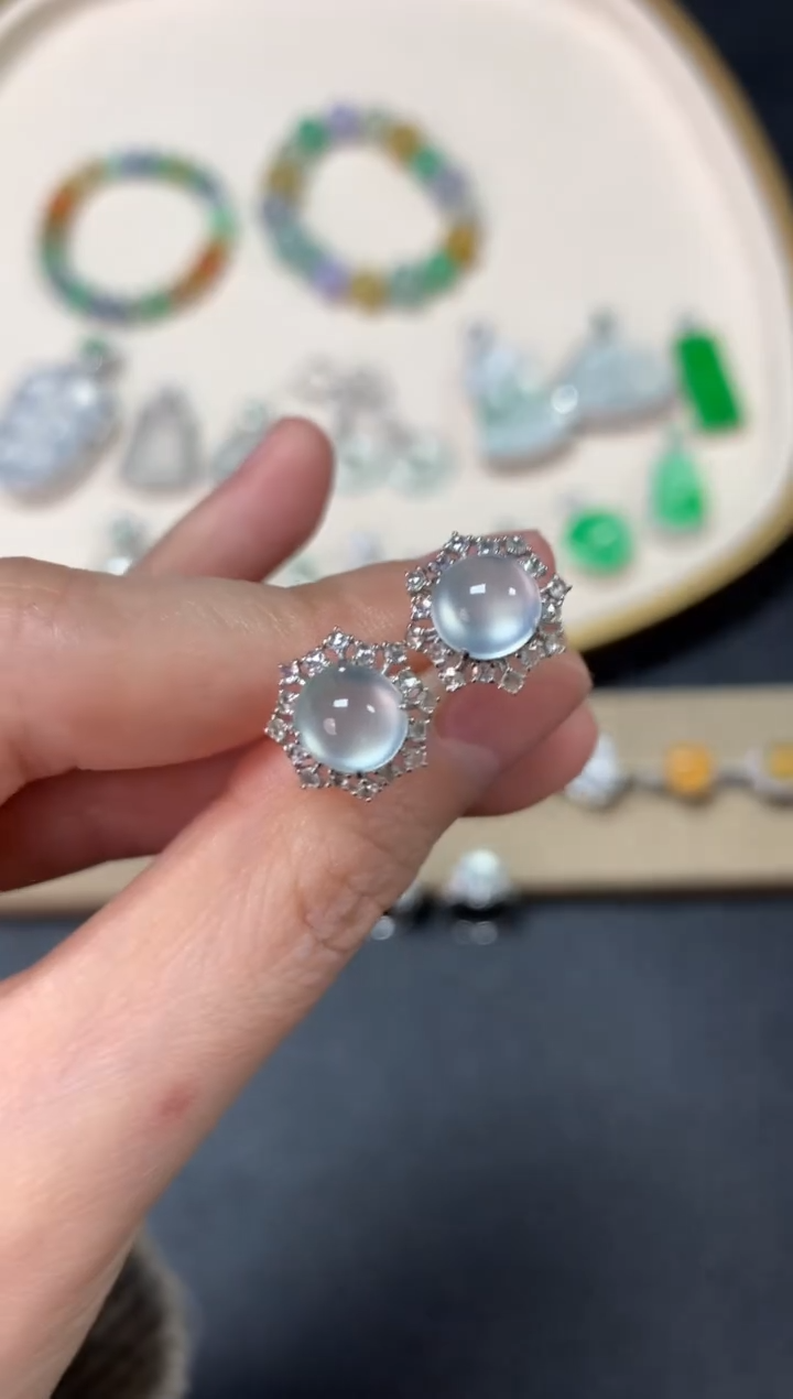 【闪购商品】翡翠耳饰18K金镶嵌蛋面耳饰15800