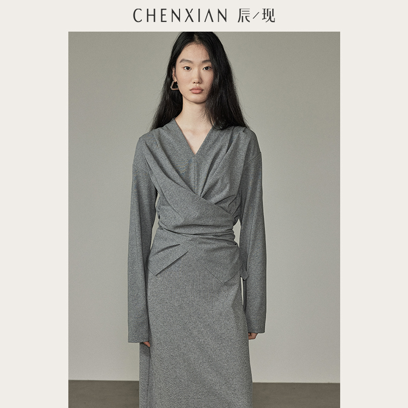 CHENXIAN辰现设计感小众两穿v领宽松长袖T恤收腰显瘦内搭上衣女春