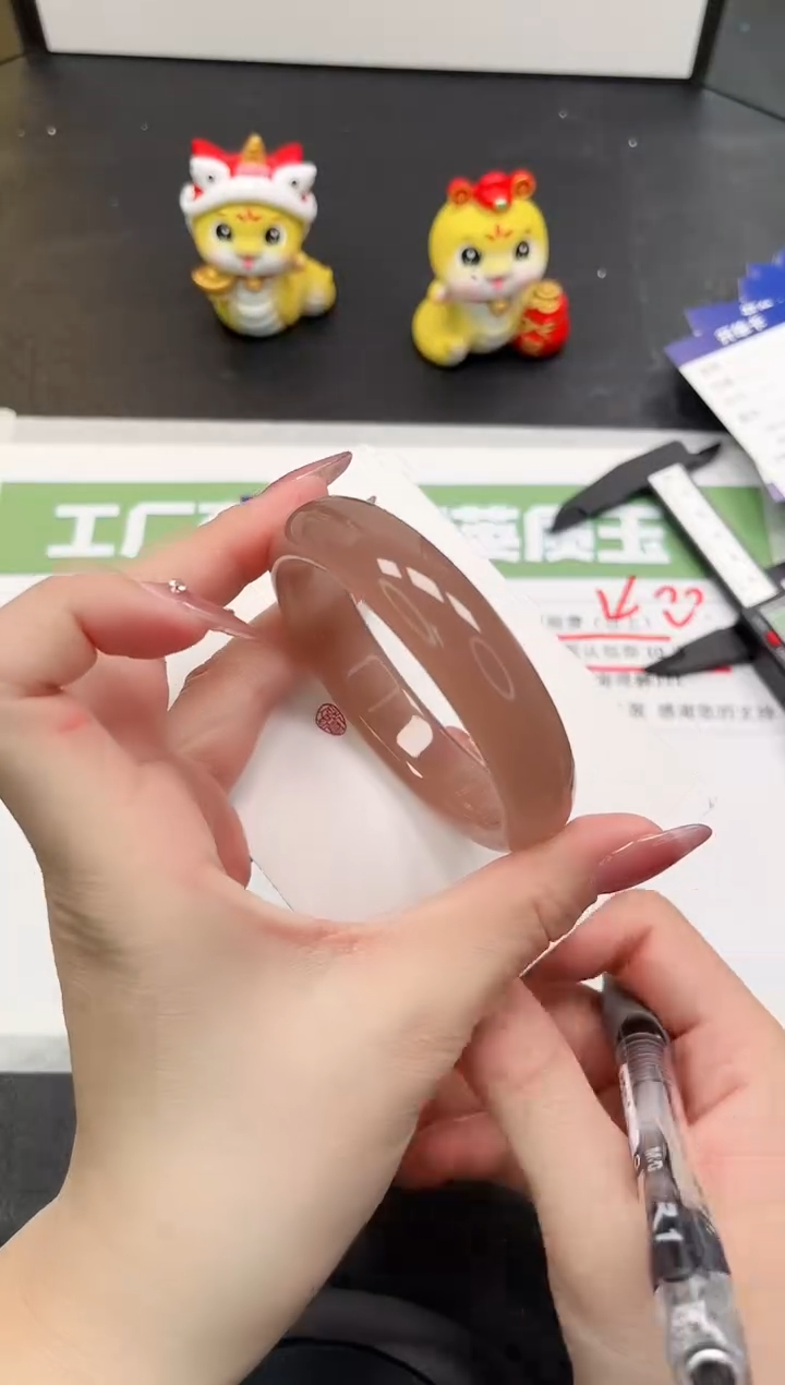 【闪购商品】石英质玉手镯未镶嵌176-58.4