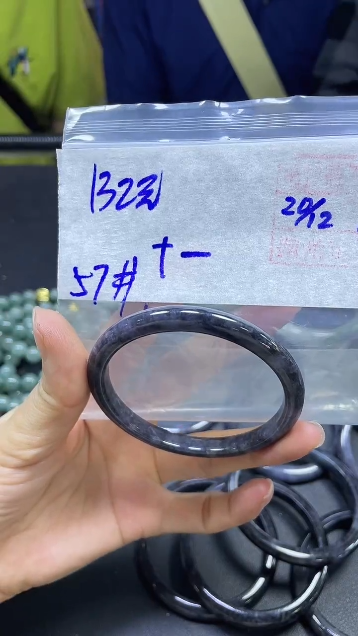 未镶嵌定制翡翠ᥫ**一手镯57#132元毛货需精细抛光