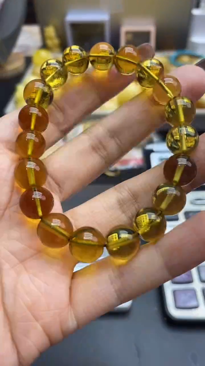 琥珀未镶嵌珠宝奇石375