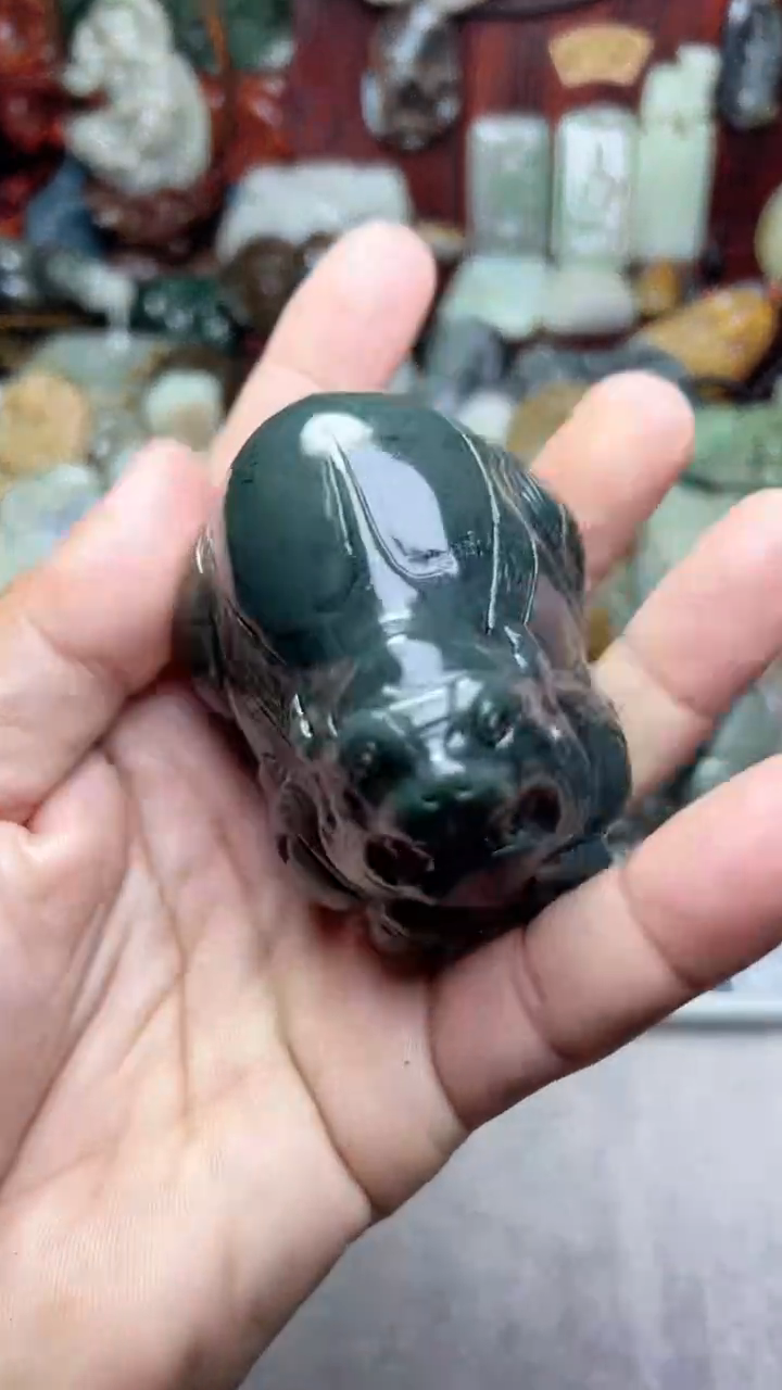 和田玉未镶嵌把件-