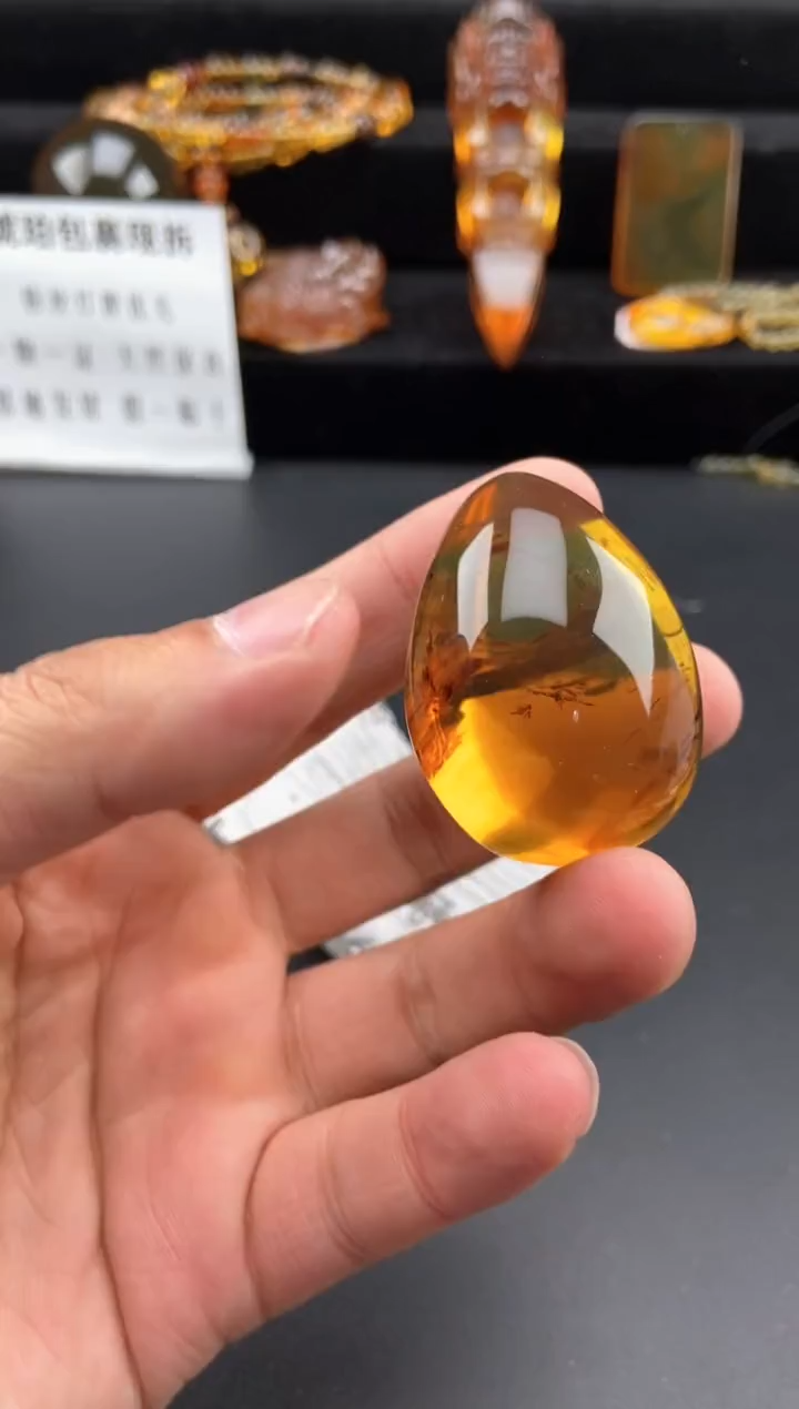 【闪购商品】琥珀颈饰未镶嵌植物珀水滴吊坠