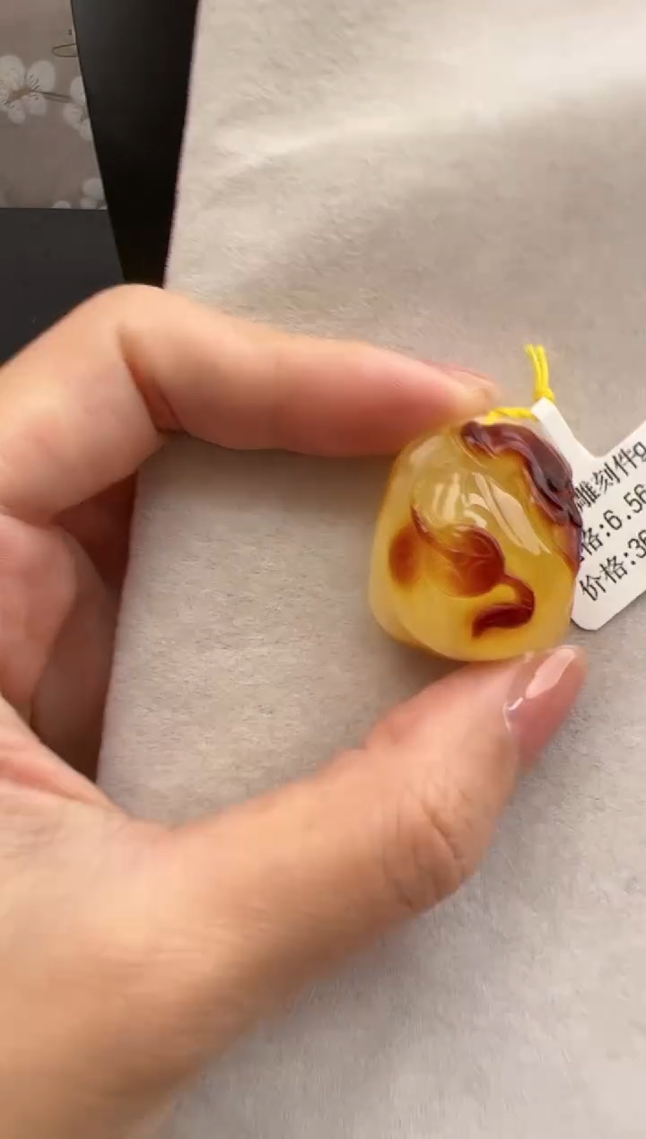 【闪购商品】琥珀裸石未镶嵌10203321-吊坠