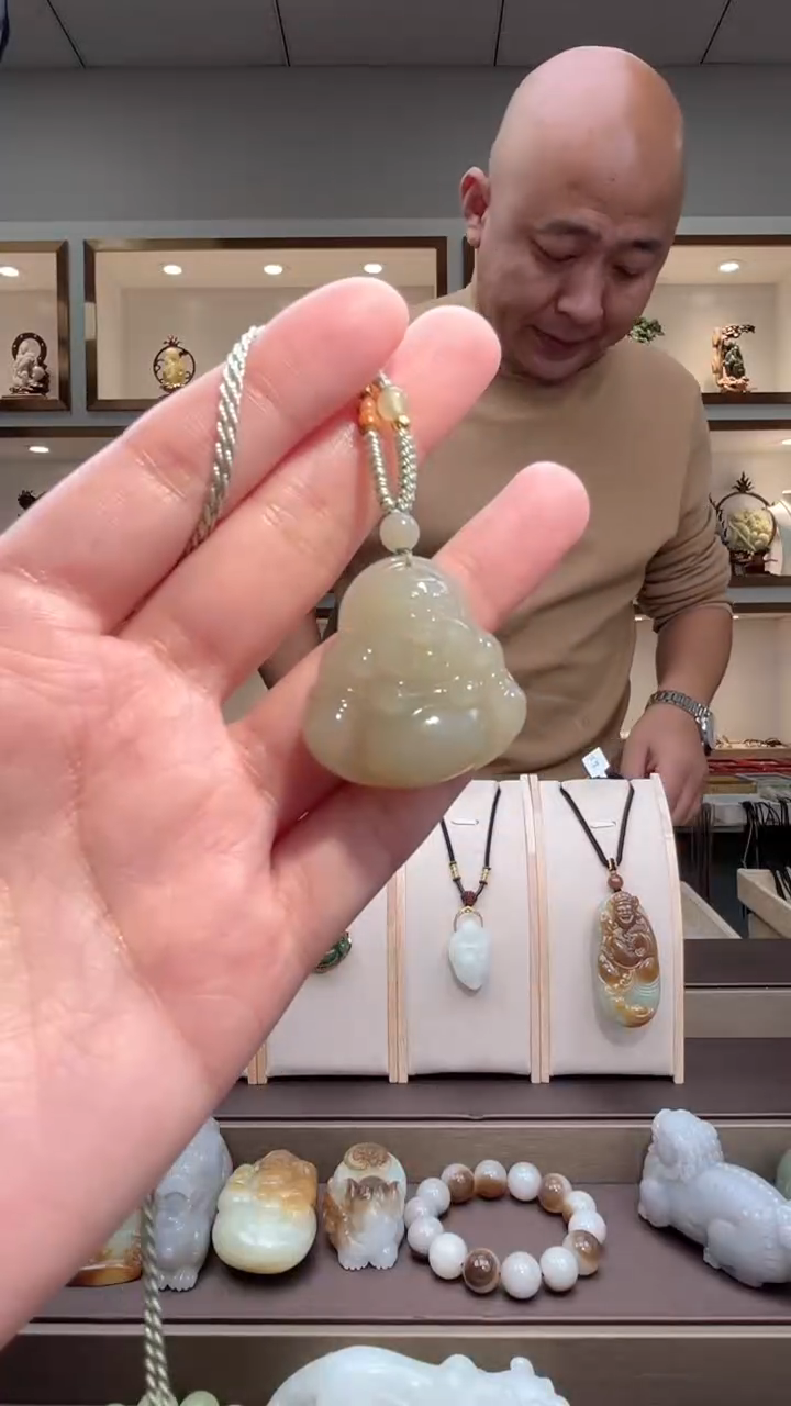颈饰未镶嵌和田玉苏