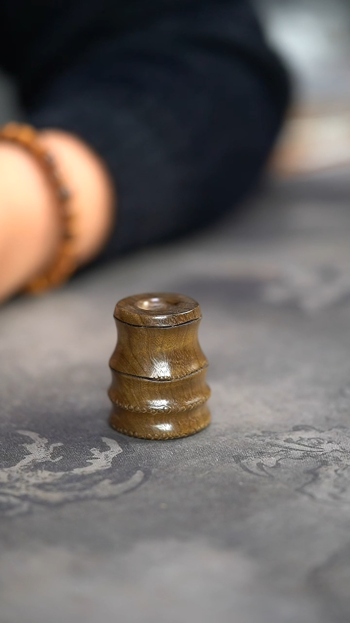 【闪购商品】金丝楠木雕959号阴沉料手工竹节盖置