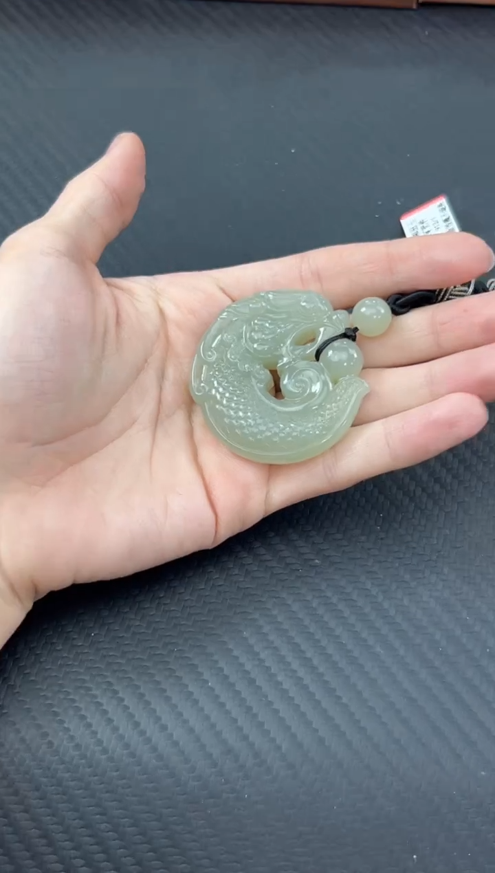 【闪购商品】和田玉把件未镶嵌且末微色差近矿把件