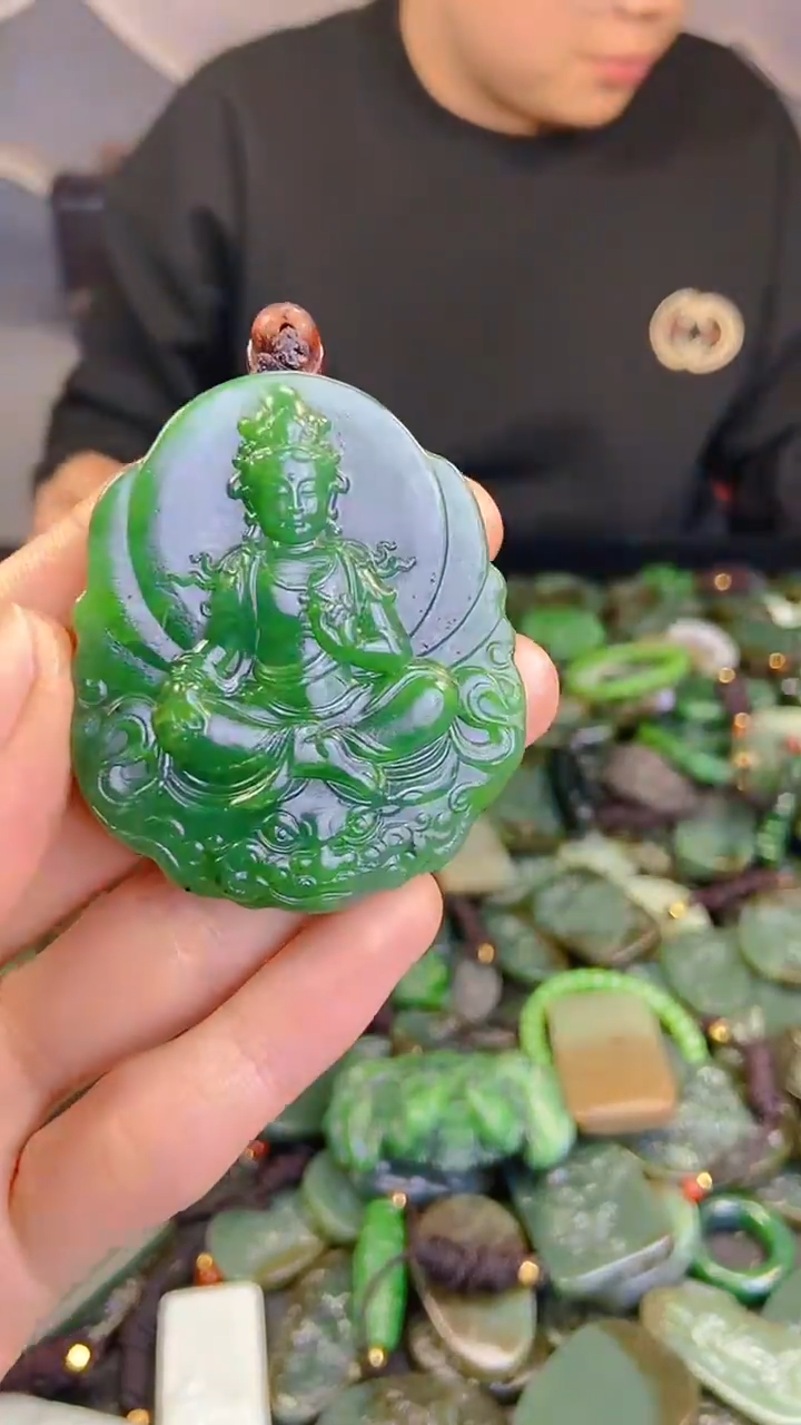 颈饰未镶嵌和田玉1