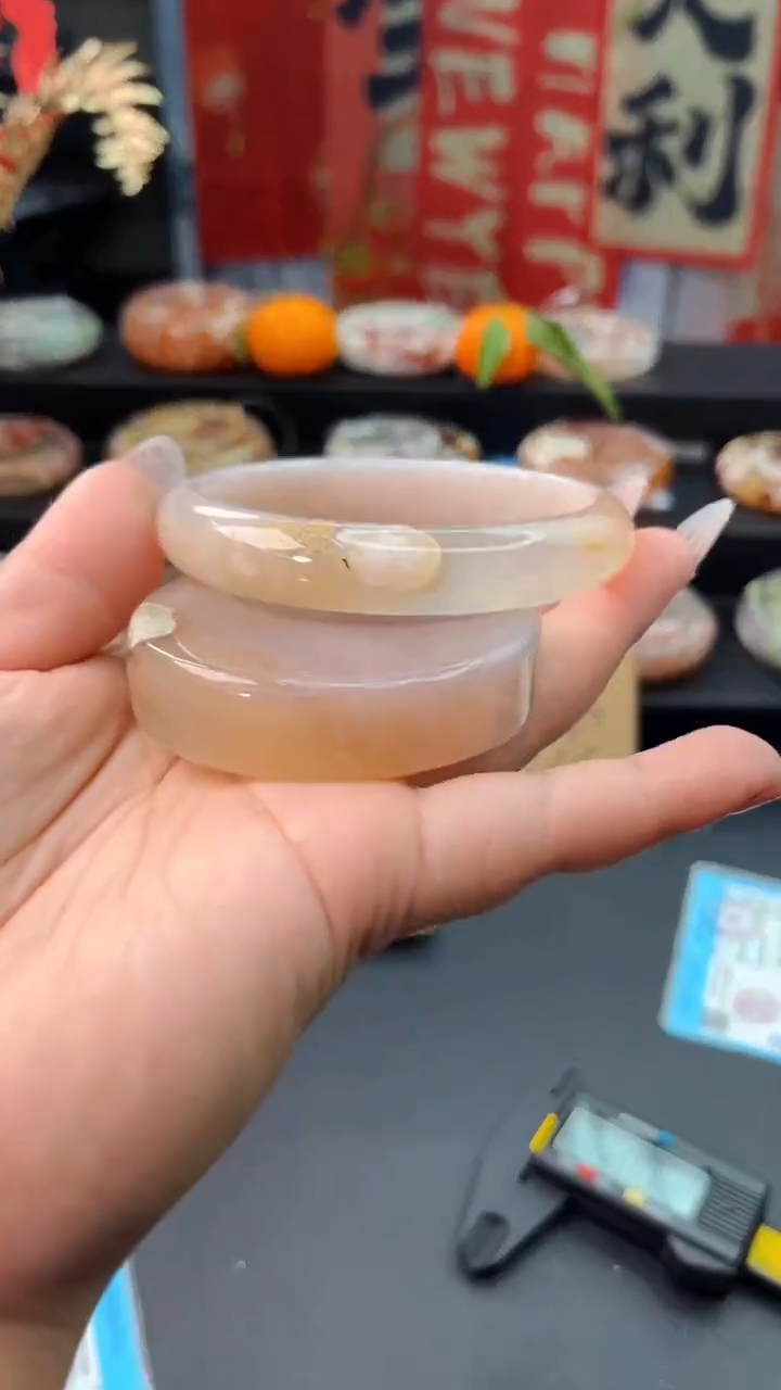 【闪购商品】石英质玉手镯未镶嵌赠送镯心（61圈口）