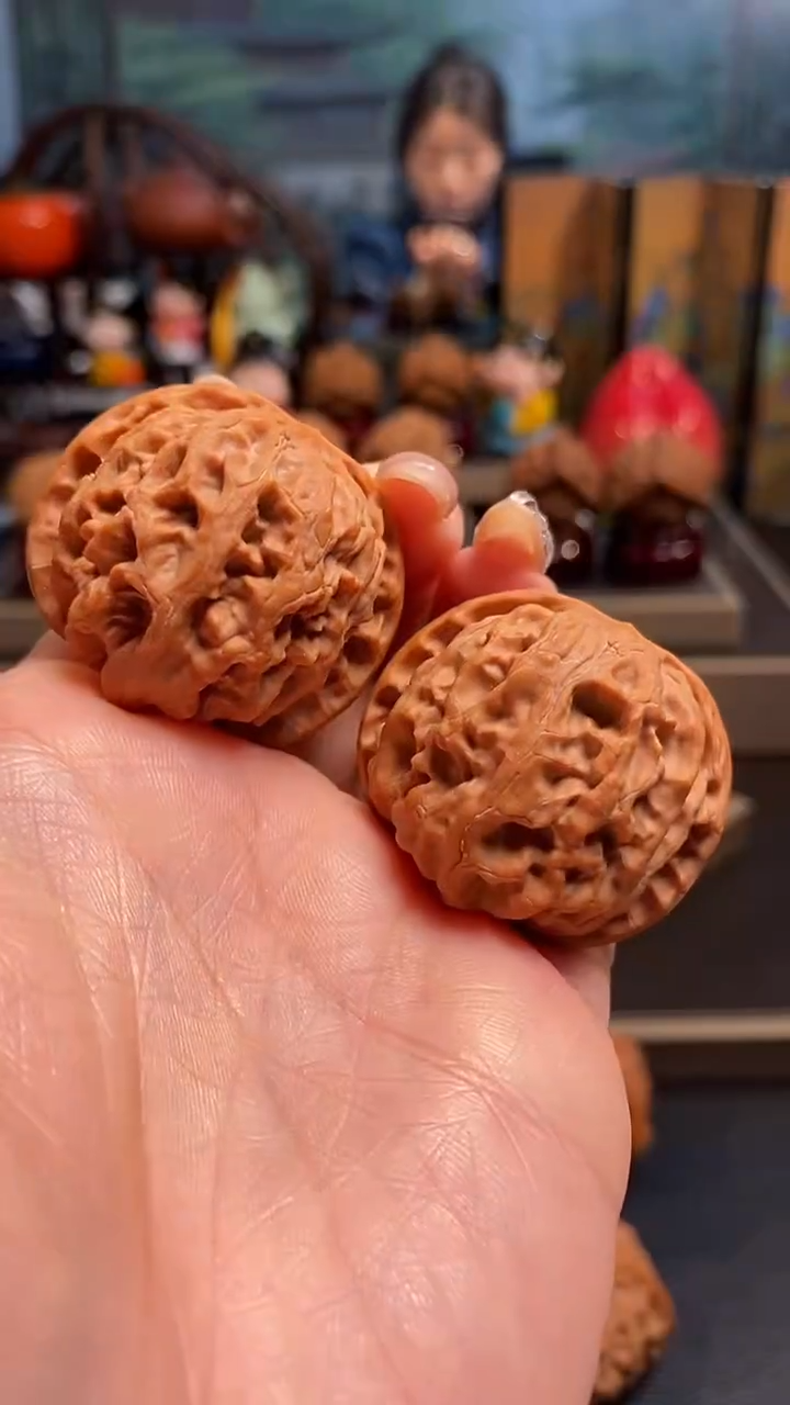 【闪购商品】文玩核桃把件F 689苹果园39尺