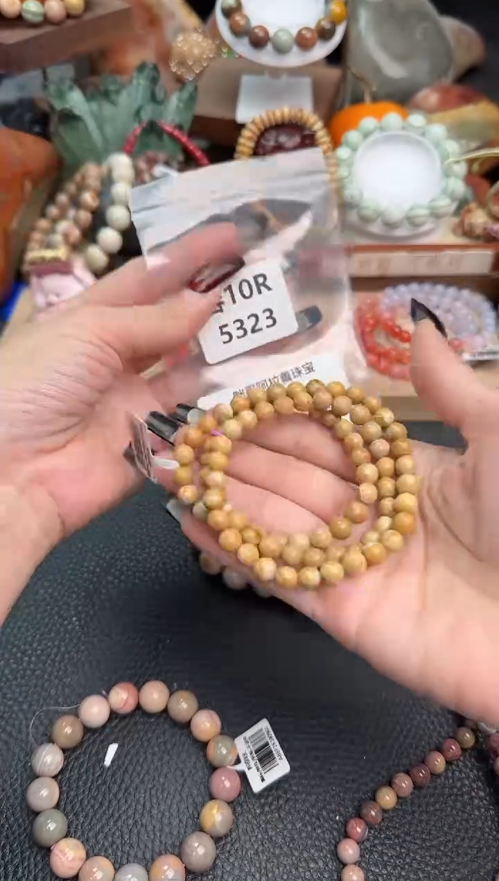 【闪购商品】石英质玉手链未镶嵌10R5323