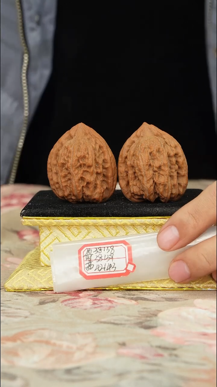 【闪购商品】文玩核桃把件赤龙鸡心
