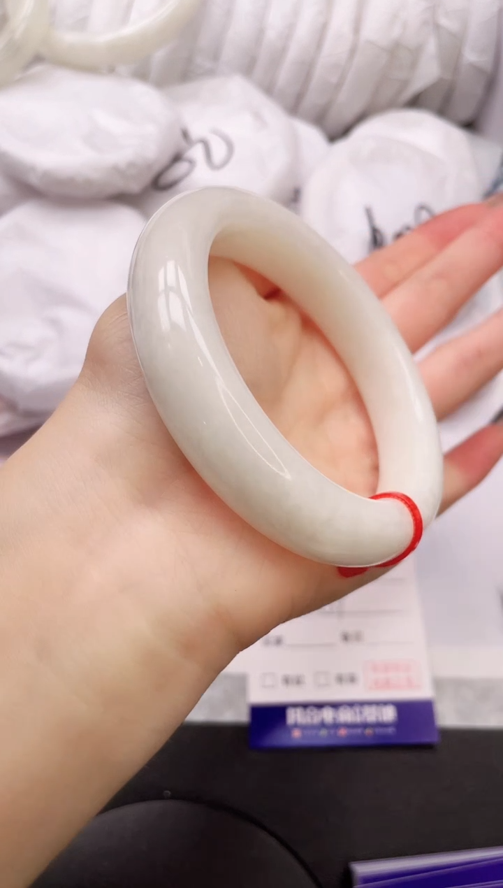 【闪购商品】和田玉手镯未镶嵌12K235-61