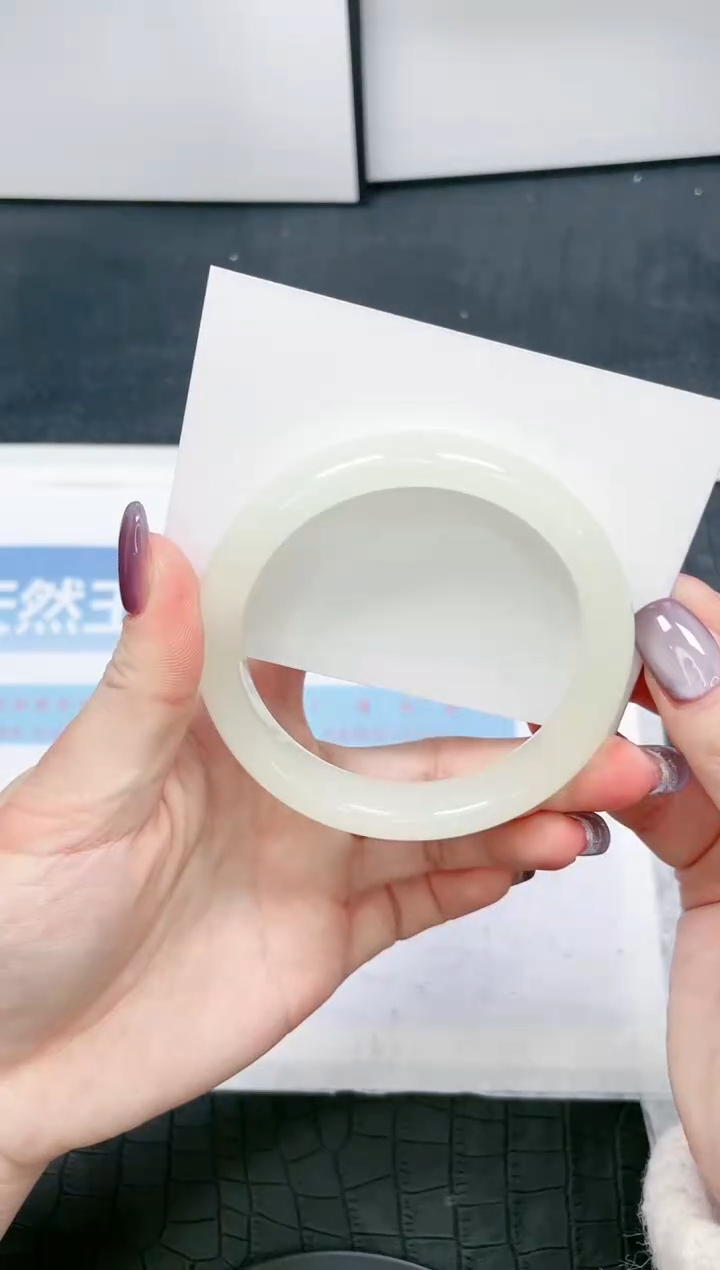 【闪购商品】石英质玉手镯未镶嵌253-60