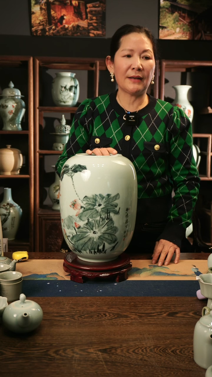 【闪购商品】釉中彩 荷花画 冬瓜瓶B