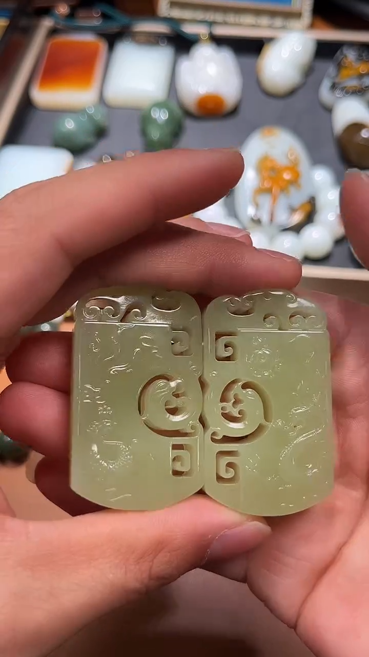 未镶嵌和田玉把件刘***。和田玉