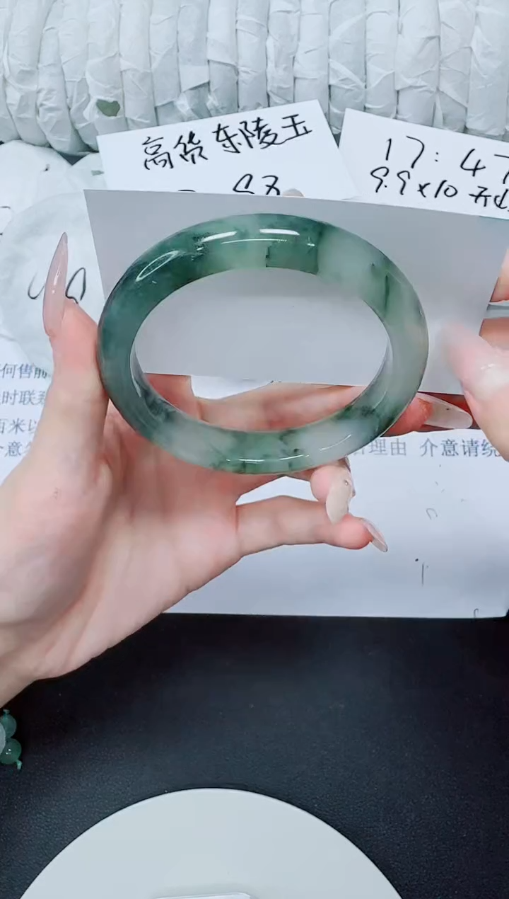未镶嵌手镯石英质玉23/57
