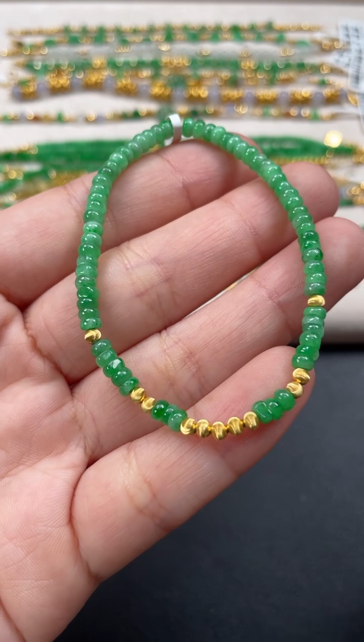 18K金镶嵌手串翡翠一条   P460