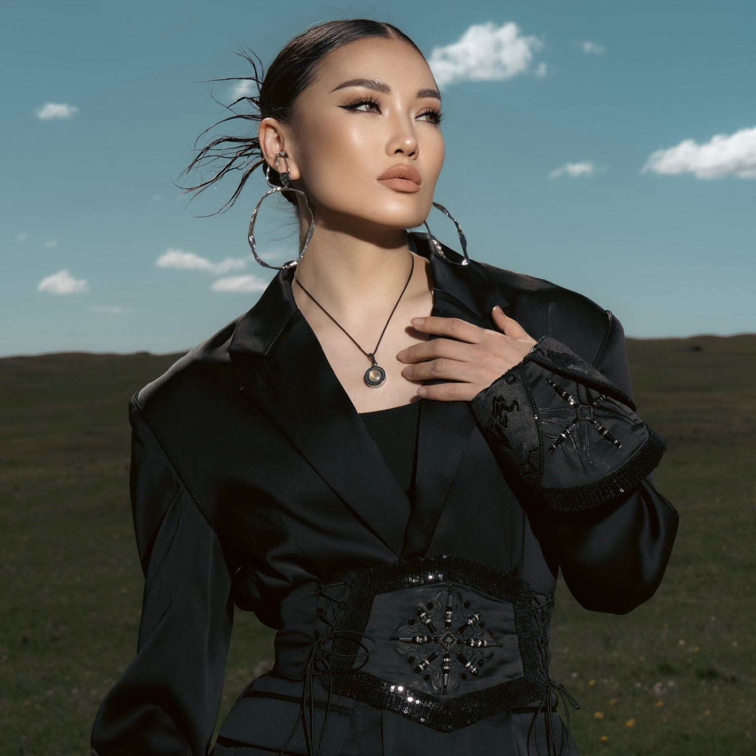 【黛尔玛精品服饰2】设计师新款马蹄袖设计感中长西服D9047