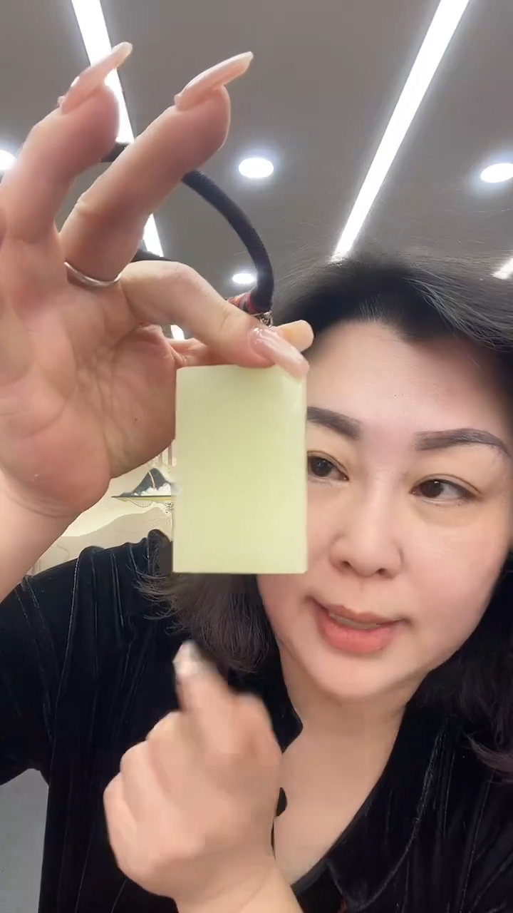 未镶嵌透闪石质玉挂件吊坠