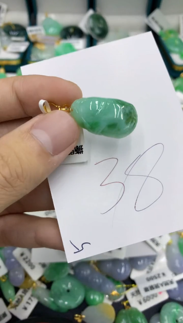【闪购商品】翡翠颈饰未镶嵌翡翠