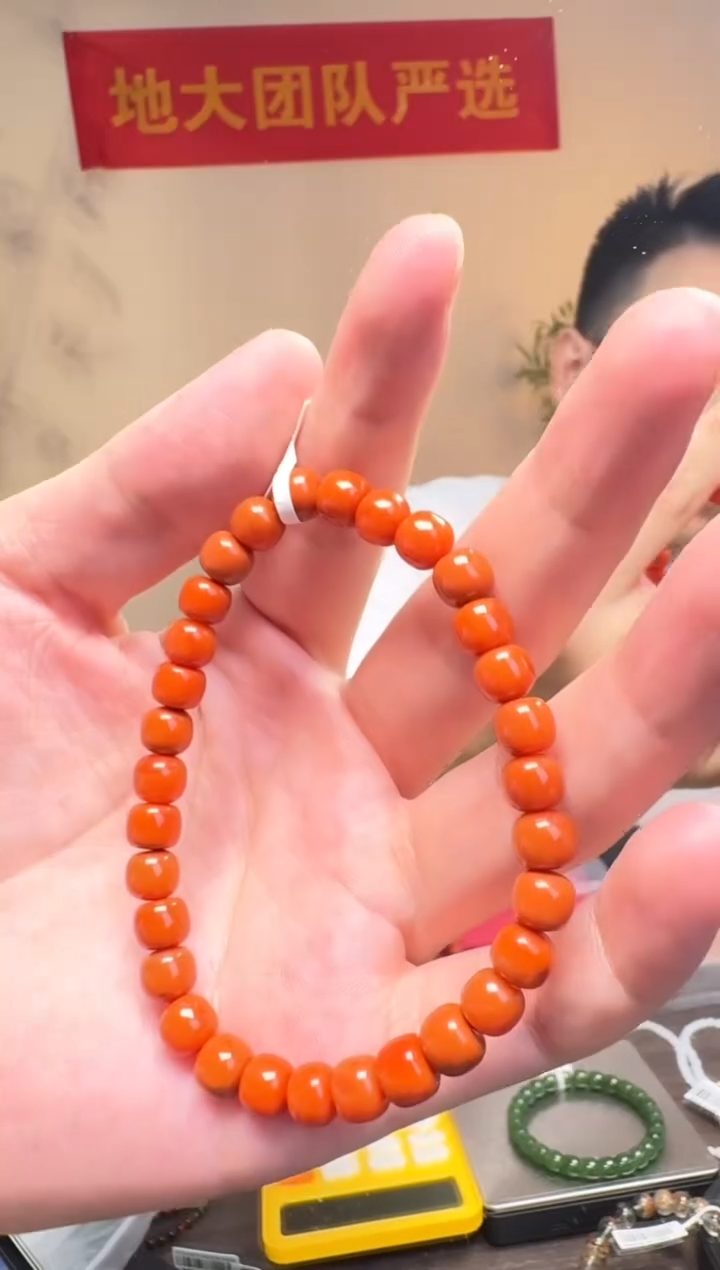 南红玛瑙手串未镶嵌约6.5*5.4mm南红老型珠单圈