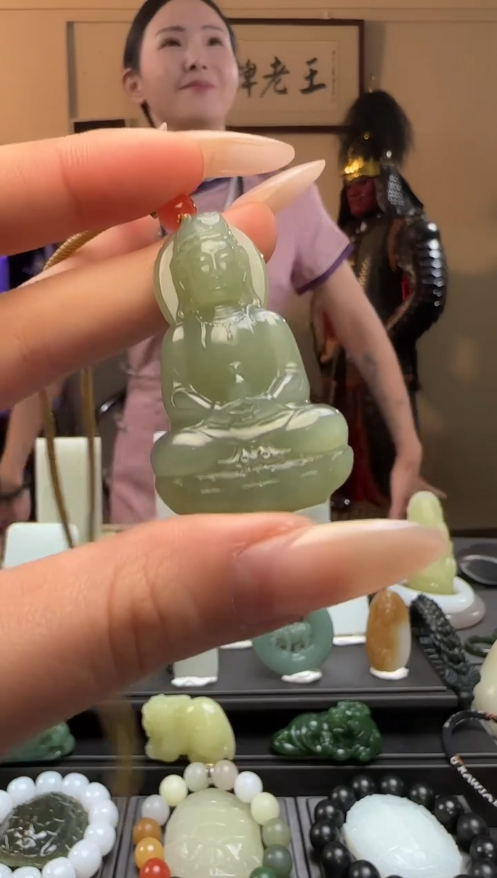 【闪购商品】和田玉观音未镶嵌吊坠