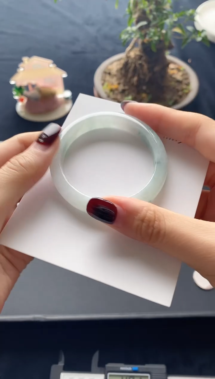 【闪购商品】翡翠手镯未镶嵌54.6贵妃