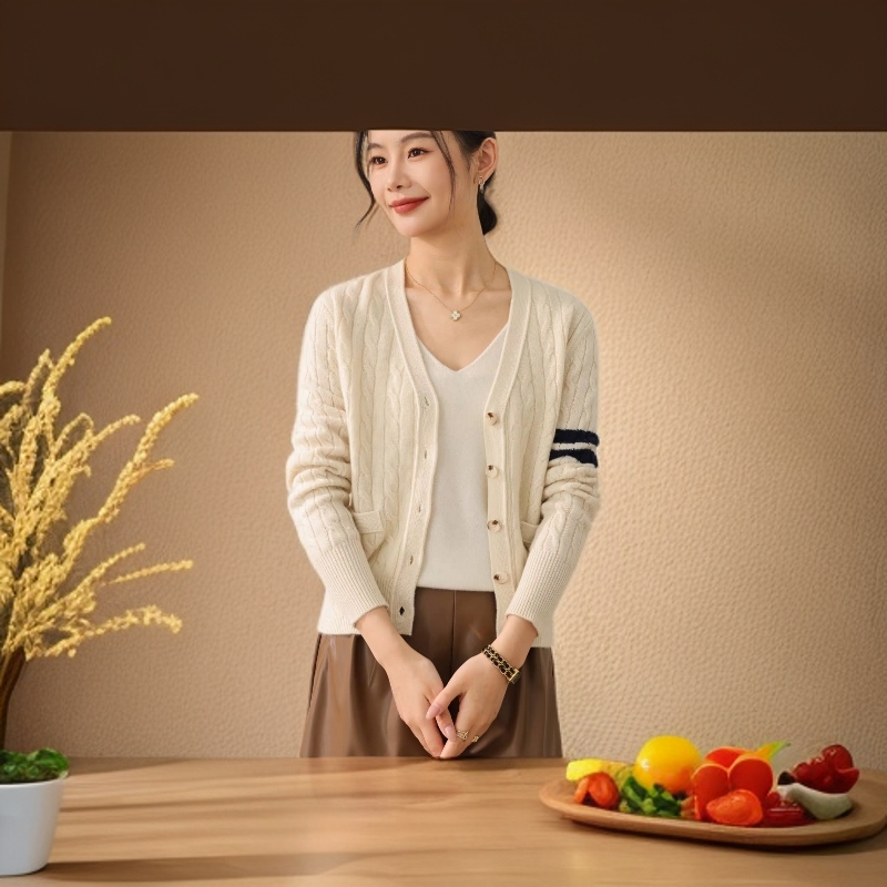 2号福利女常规保暖女士外搭常规款V领厚款针织羊毛衫