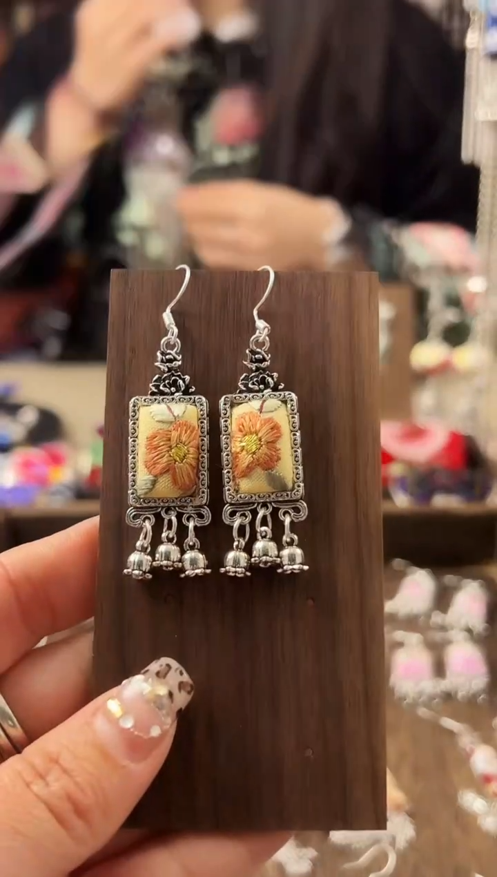 【闪购商品】织绣民族风老绣饰品357