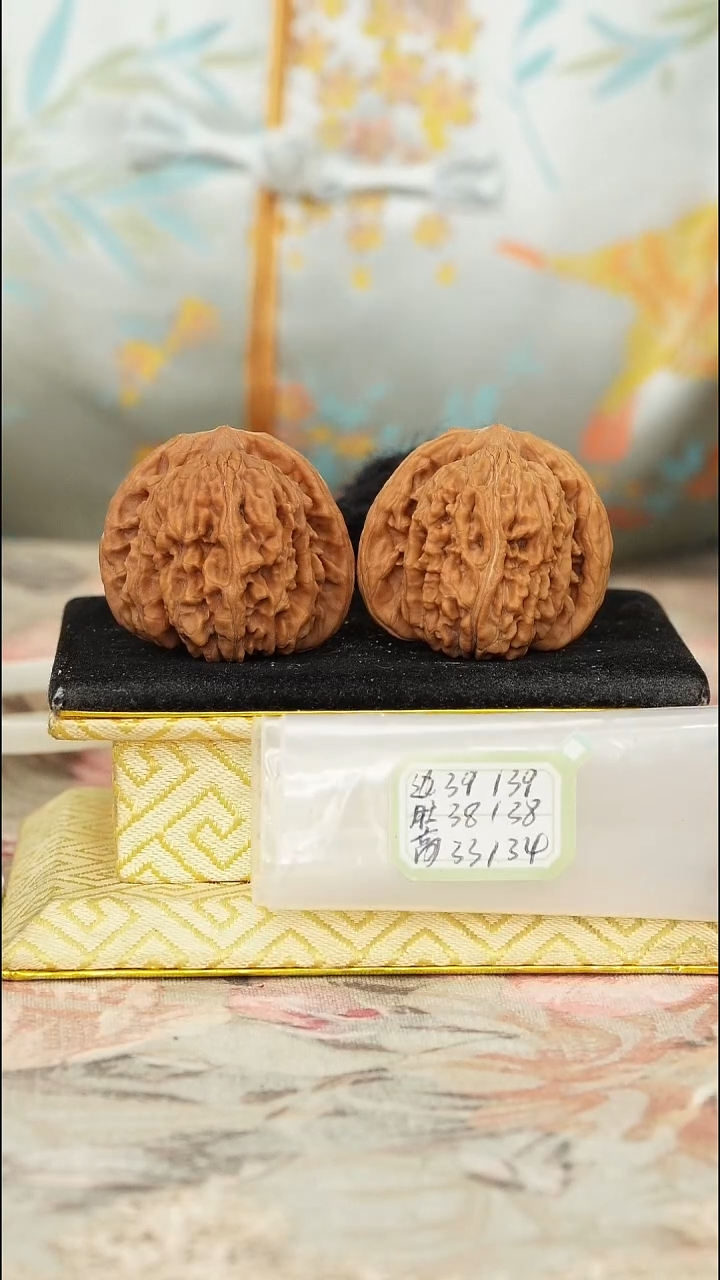 【闪购商品】文玩核桃吊坠老楼