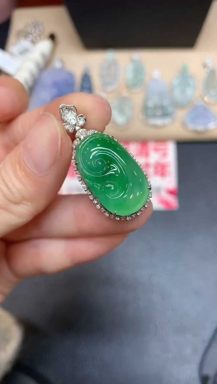 【闪购商品】翡翠吊坠(不含链)18K金镶嵌如意【无服务费