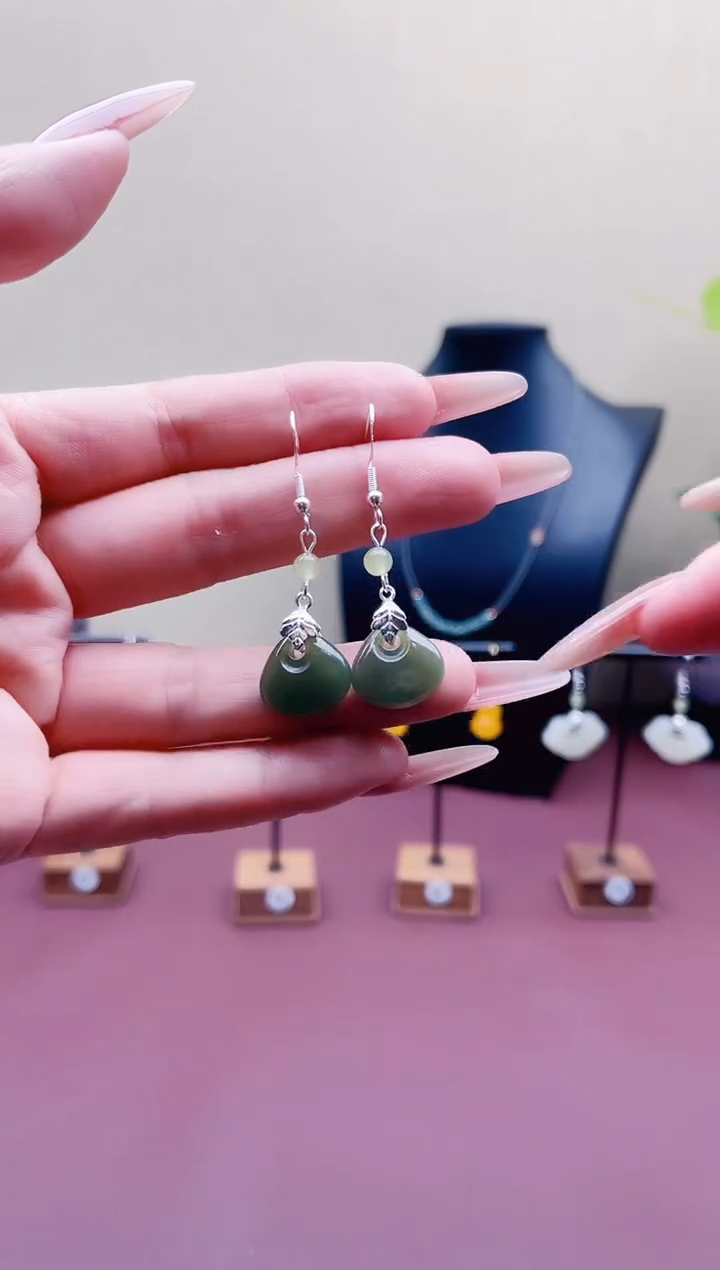 未镶嵌和田玉耳饰00和田玉钱袋