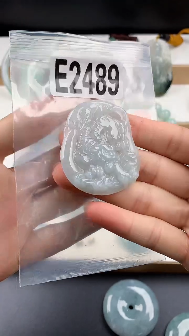 颈饰未镶嵌翡翠天然翡翠吊坠挂件