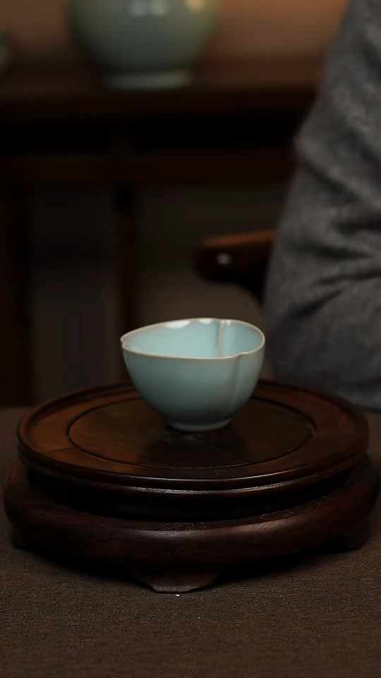 瓷片天青色花口杯80ml微瑕不带礼盒