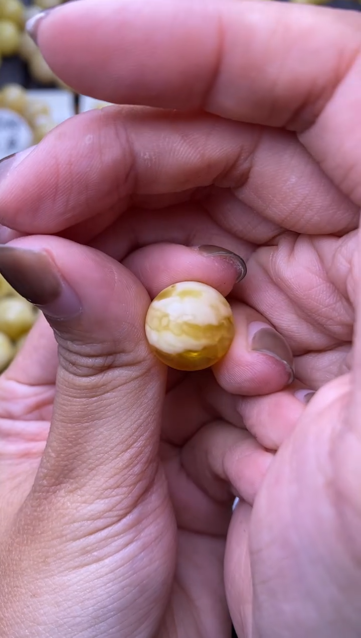 裸石琥珀未镶嵌大小姐珠宝89