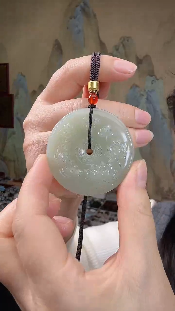 颈饰未镶嵌和田玉.