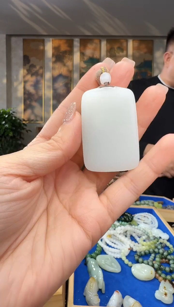 颈饰未镶嵌和田玉拍一发一