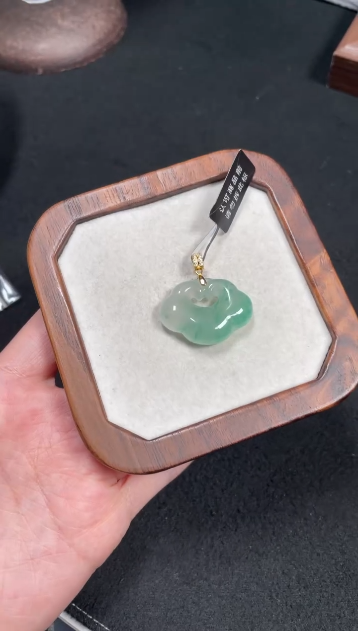 【闪购商品】石英质玉颈饰银S925镶嵌石英质玉